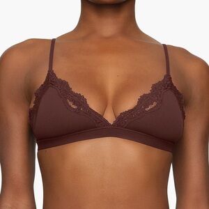 SKIMS FITS EVERYBODY TRIANGLE BRA